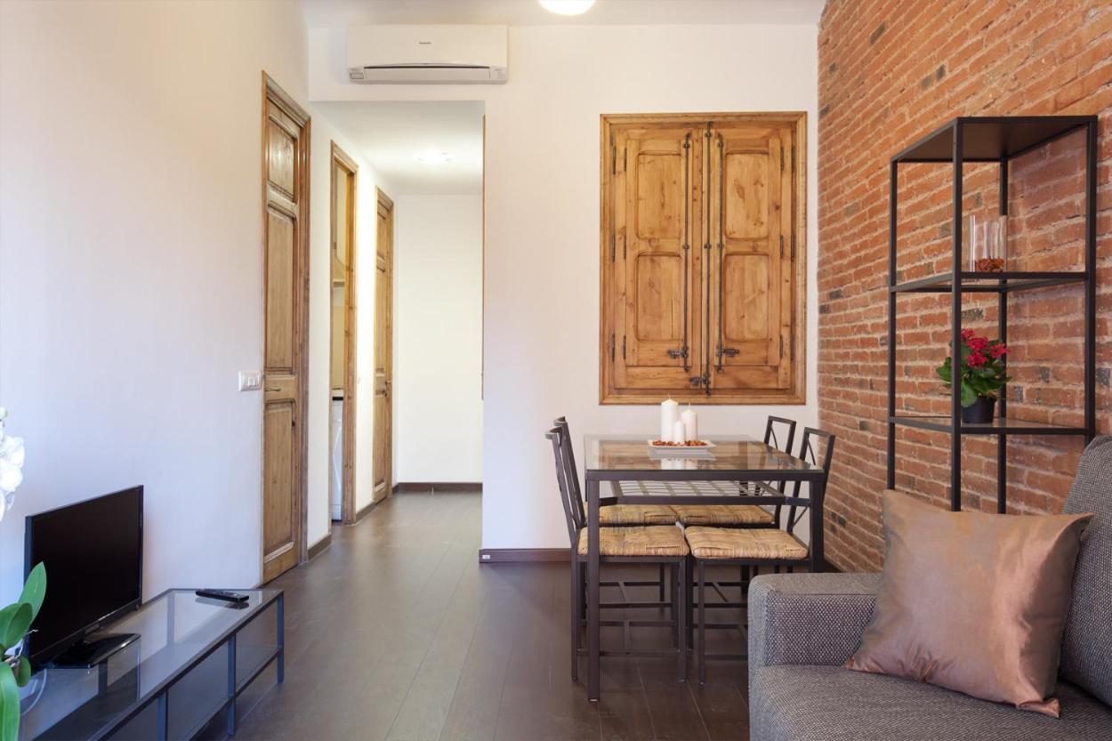 2-Bedroom Apartment For Families Barcellona Esterno foto