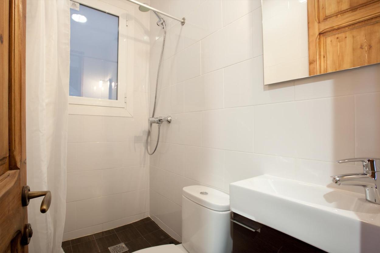 2-Bedroom Apartment For Families Barcellona Esterno foto